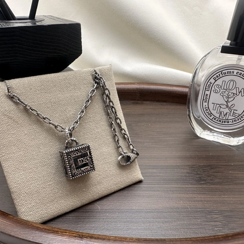 Sleek Gxccx Necklaces 303936