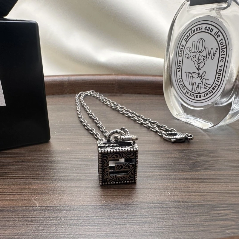 Sleek Gxccx Necklaces 303936