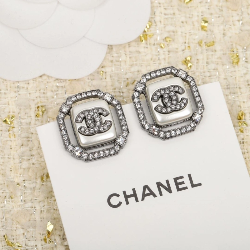 Comfortable Chxnxl Earrings 290395