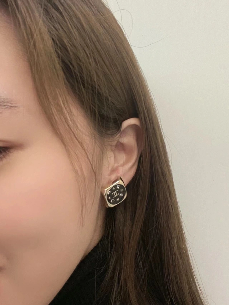 Chxnxl Earrings Functional 290390