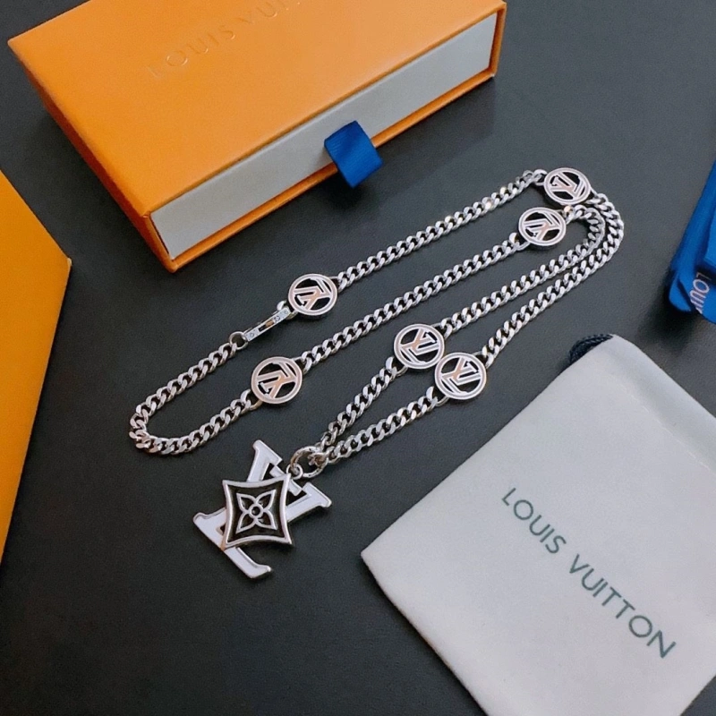 LX Necklaces Refined 310121