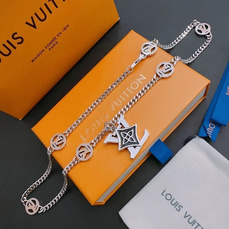 LX Necklaces Refined 310121