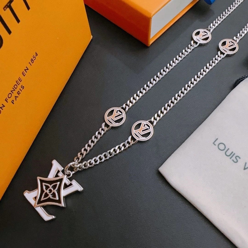 LX Necklaces Refined 310121
