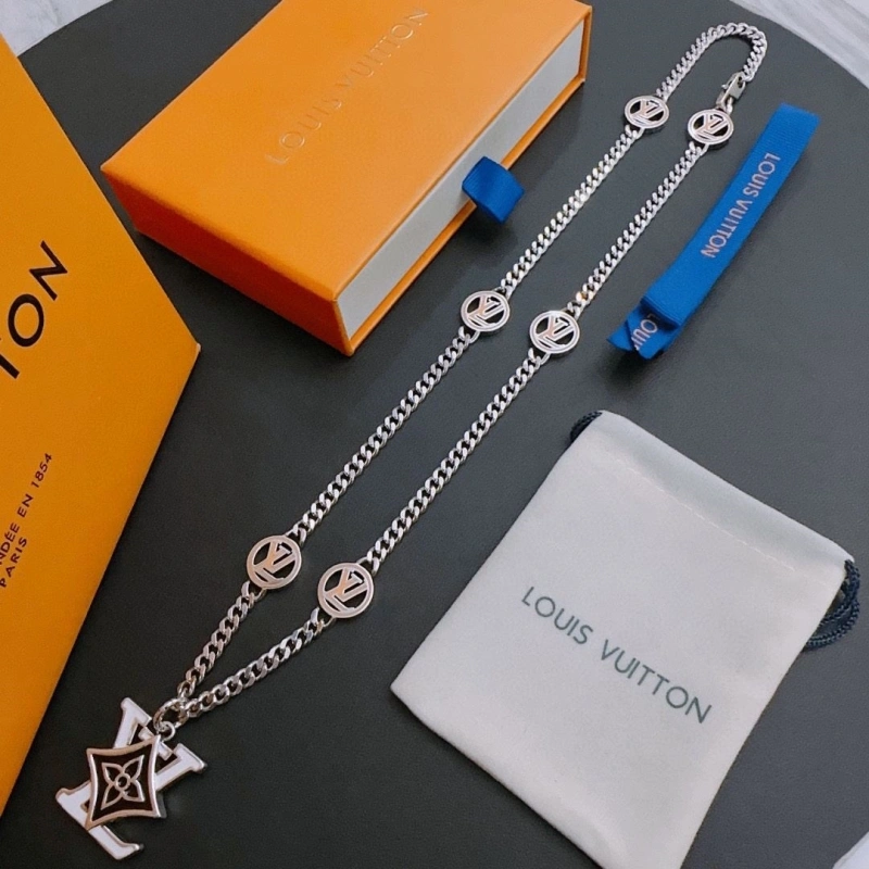 LX Necklaces Refined 310121
