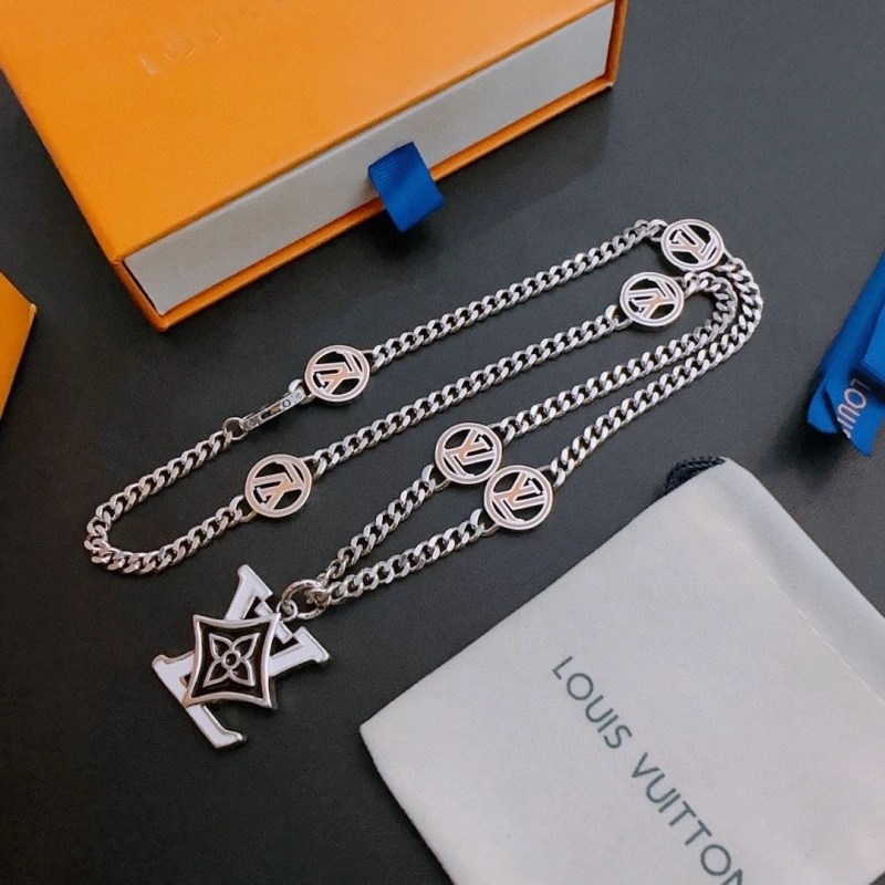 LX Necklaces Refined 310121