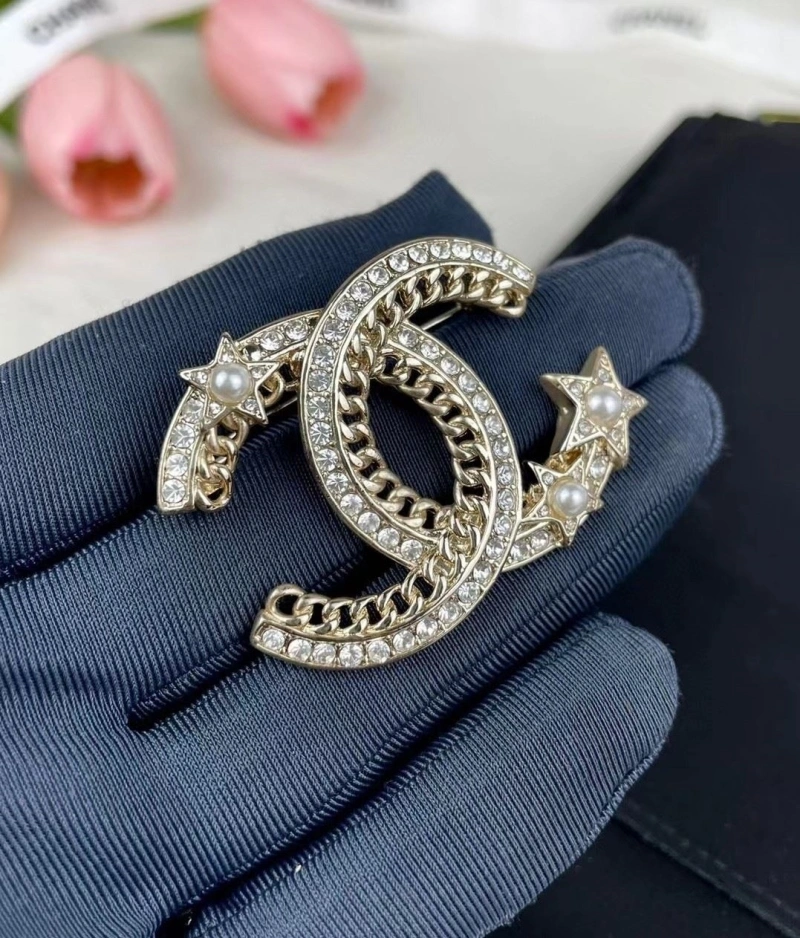 Modern Chxnxl Brooches 290664