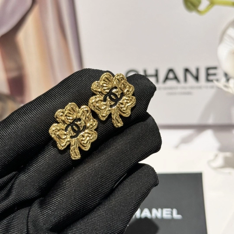Chxnxl Earrings EyeCatching 290371