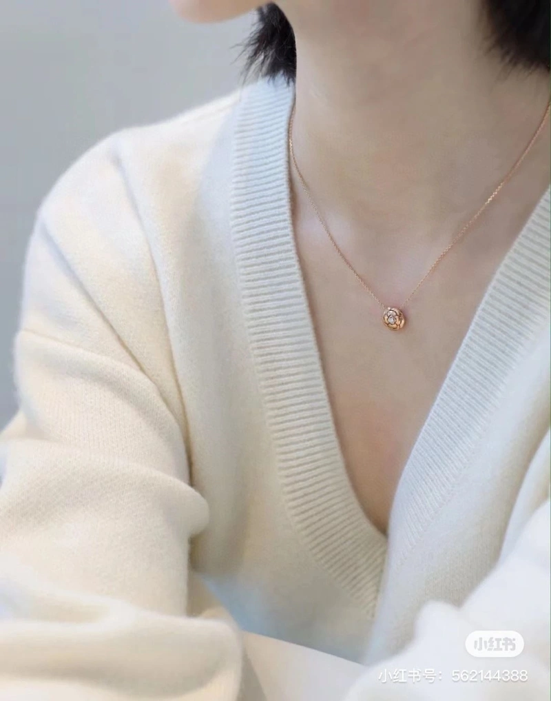Breathable Chxnxl Necklaces 289735