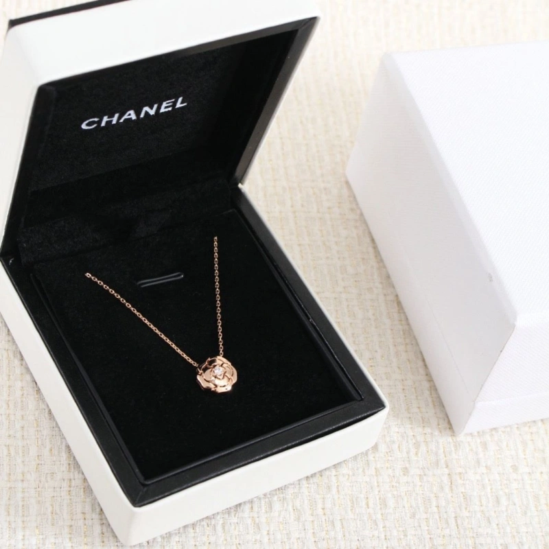 Breathable Chxnxl Necklaces 289735
