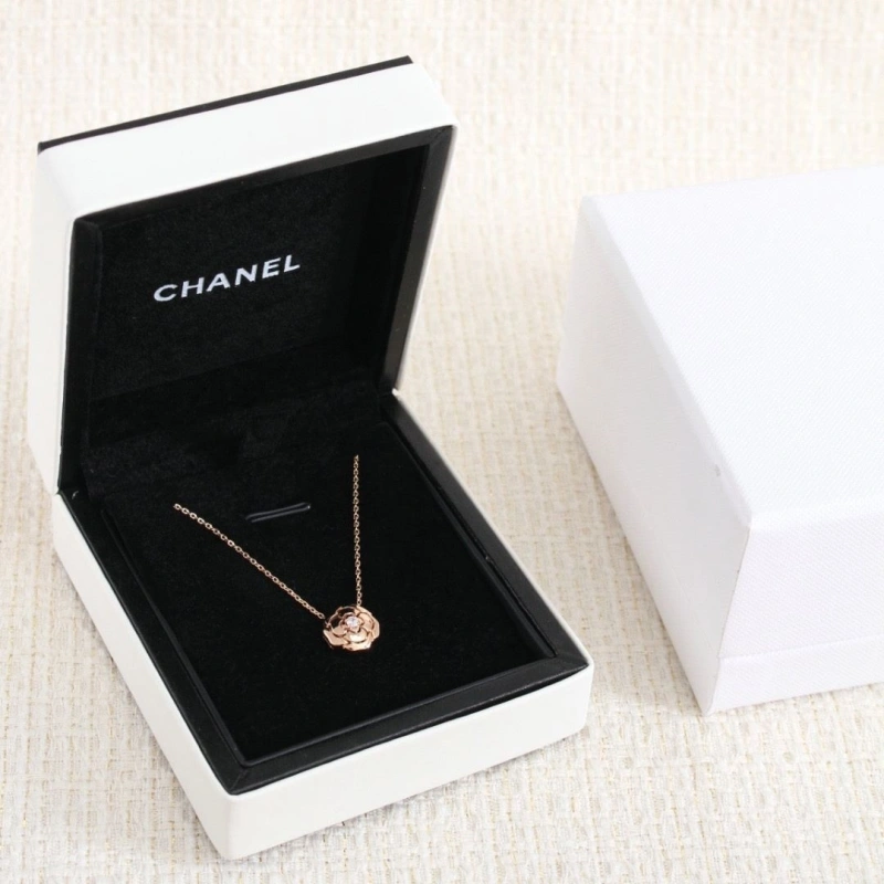 Breathable Chxnxl Necklaces 289735