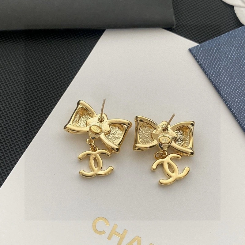 Stylish Chxnxl Earrings 290348