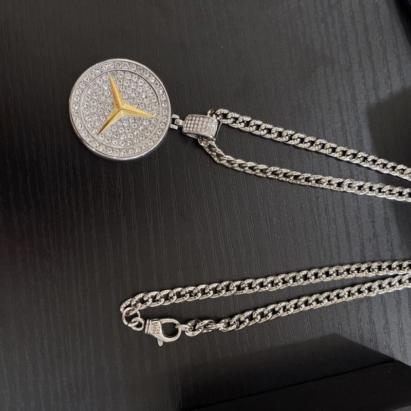 WellDesigned Chrxmx Hxxrts Necklaces 298832