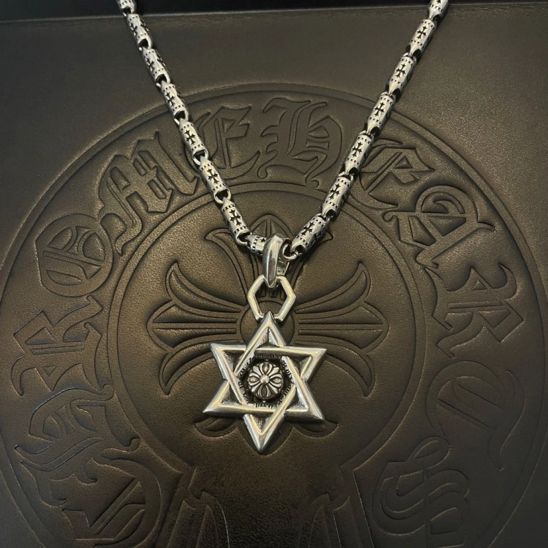 Flexible Chrxmx Hxxrts Necklaces 298822