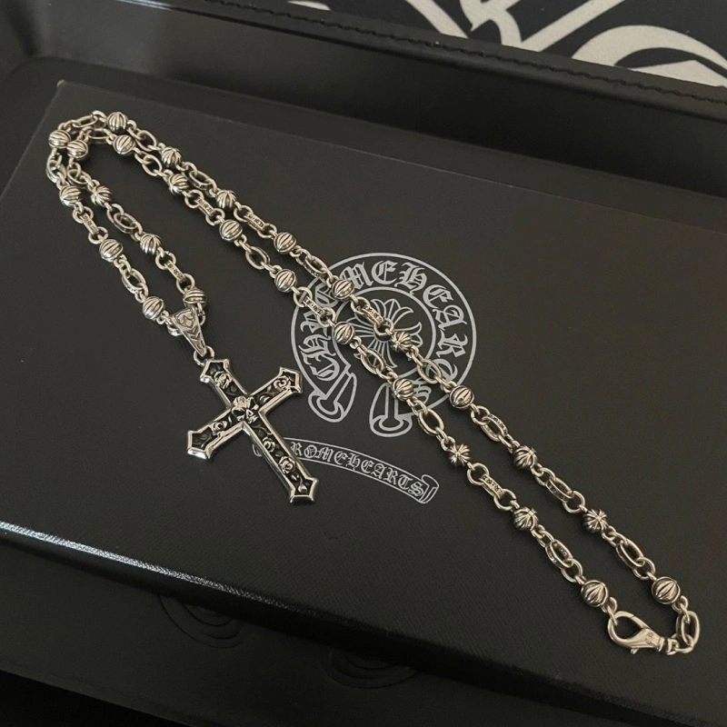 EasyMatch Chrxmx Hxxrts Necklaces 298815