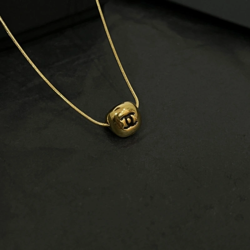 Stylish Chxnxl Necklaces 289725