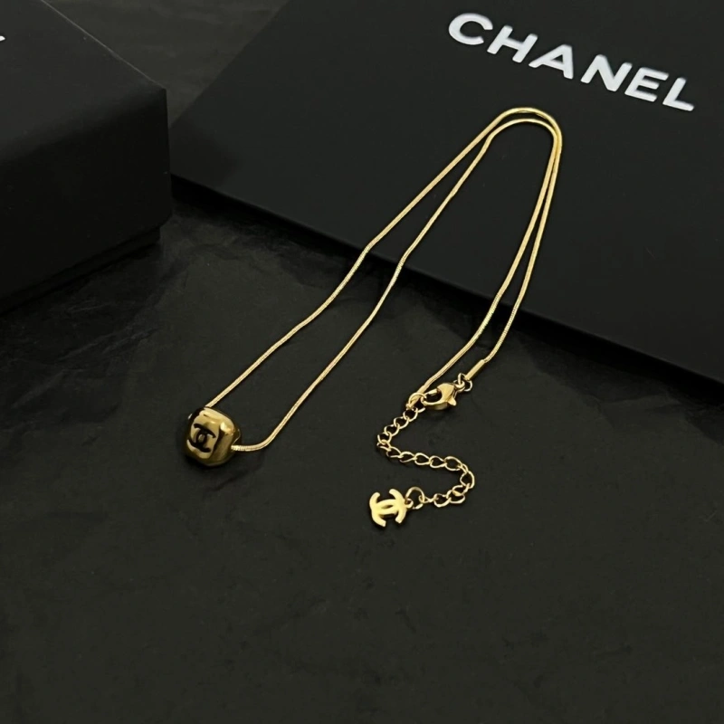 Stylish Chxnxl Necklaces 289725