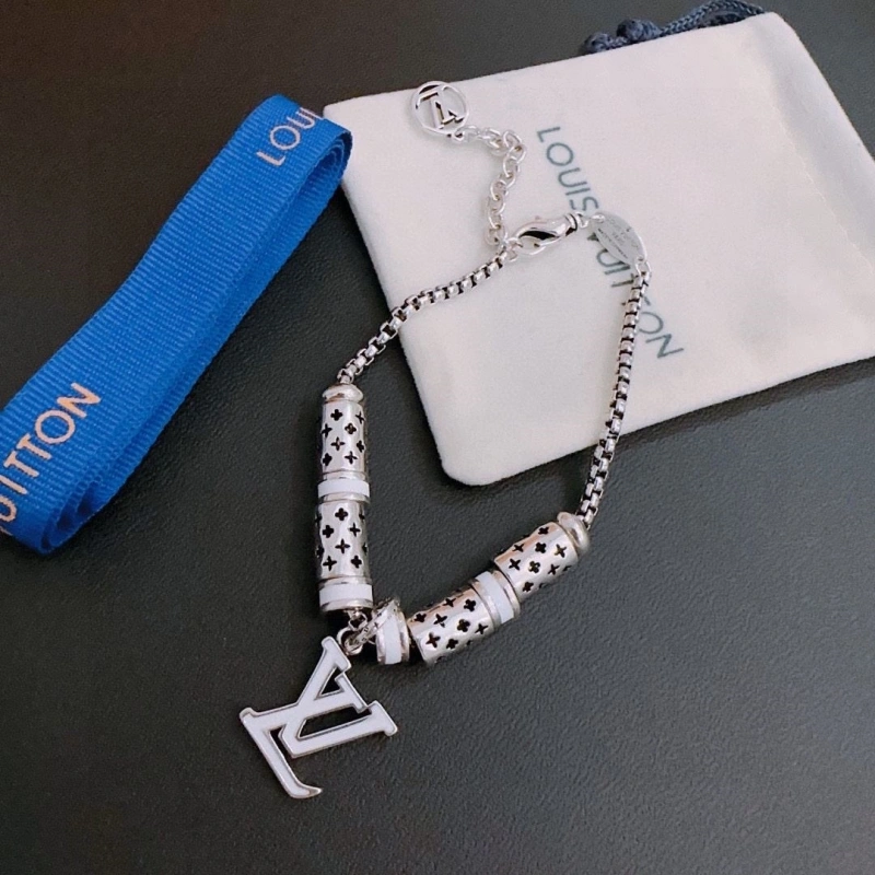 Refined LX Necklaces 310023