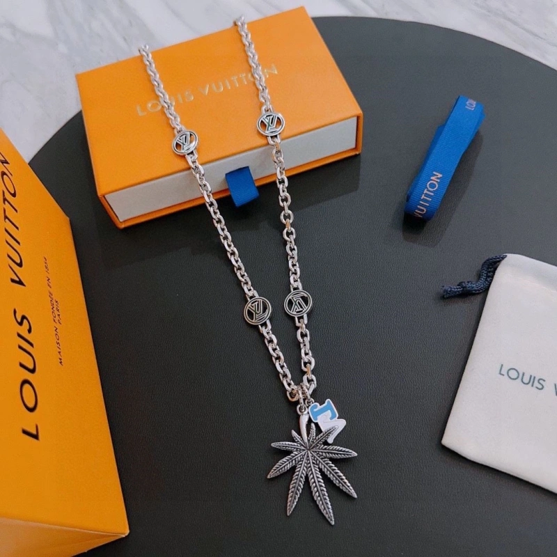 LX Necklaces Stylish 310028