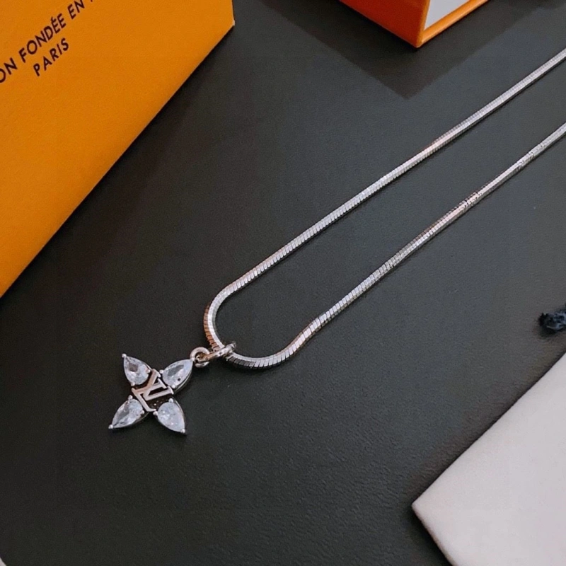 LX Necklaces Modern 310010