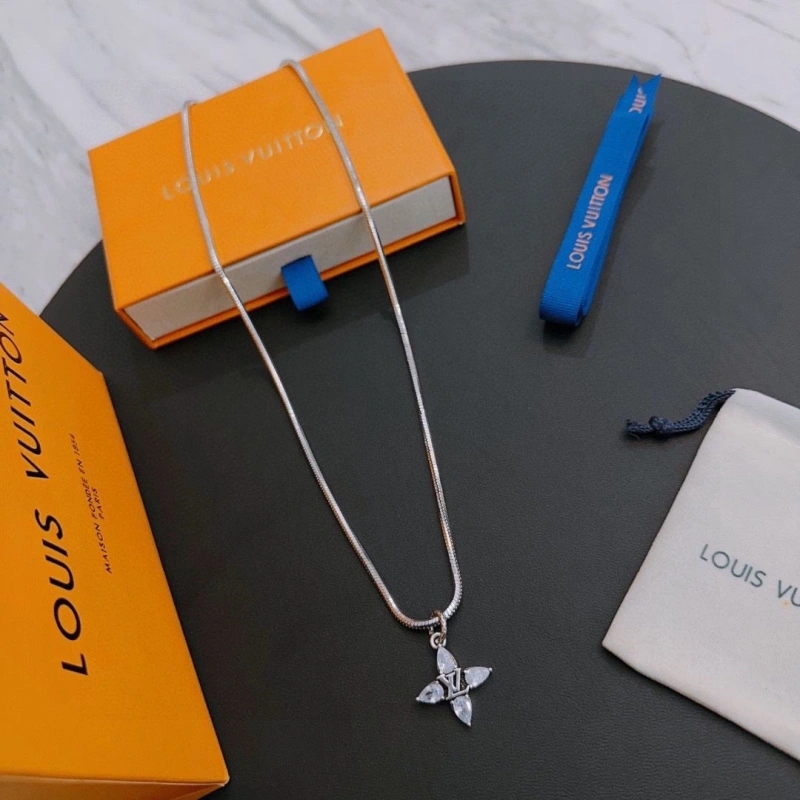 LX Necklaces Modern 310010