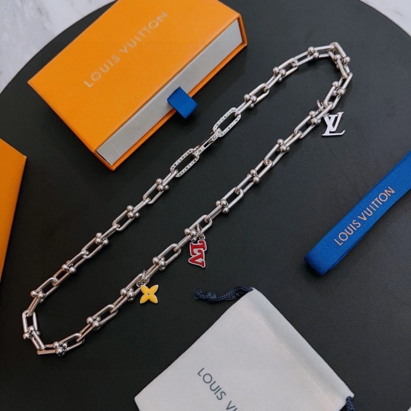 Trendsetting LX Necklaces 310002