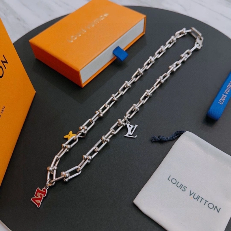 Trendsetting LX Necklaces 310002