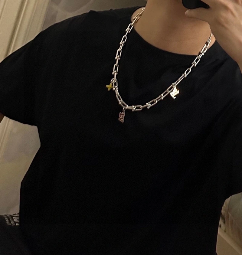 Trendsetting LX Necklaces 310002