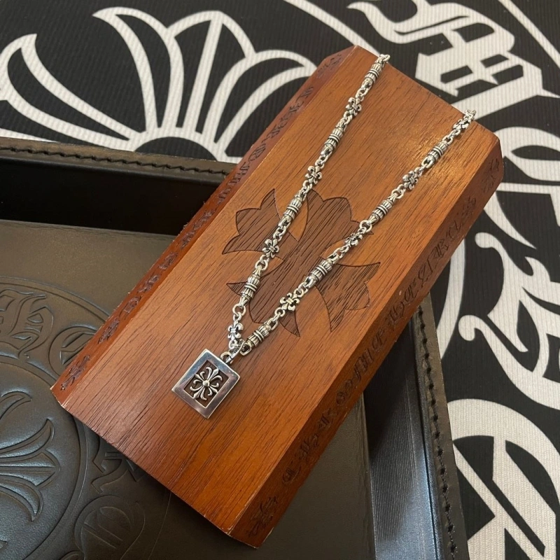 ModernLook Chrxmx Hxxrts Necklaces 298816