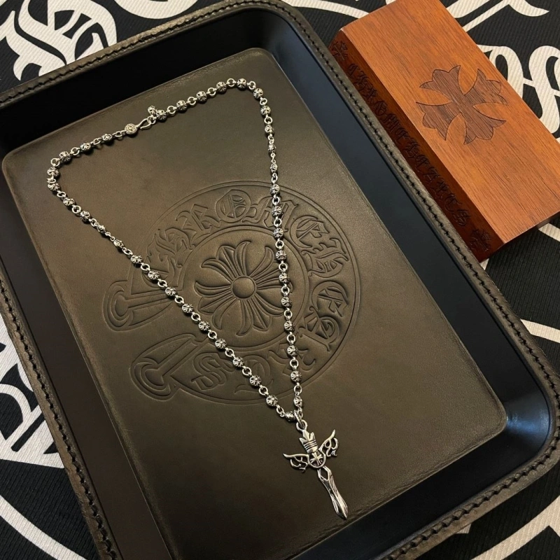 Classic Chrxmx Hxxrts Necklaces 298795