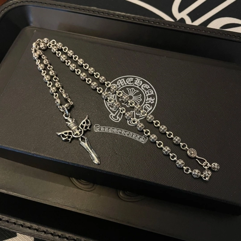 Classic Chrxmx Hxxrts Necklaces 298795