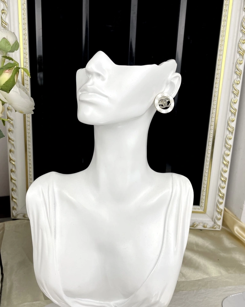 Resilient Chxnxl Earrings 290315