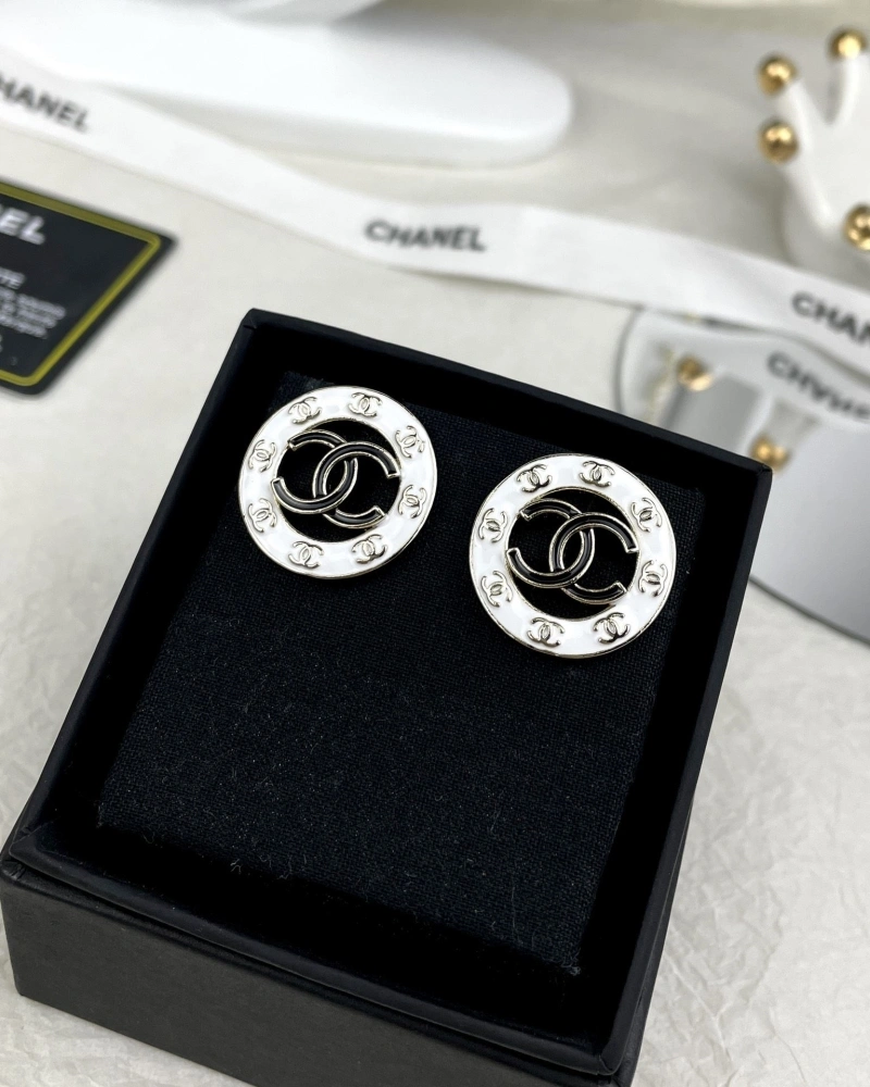 Resilient Chxnxl Earrings 290315