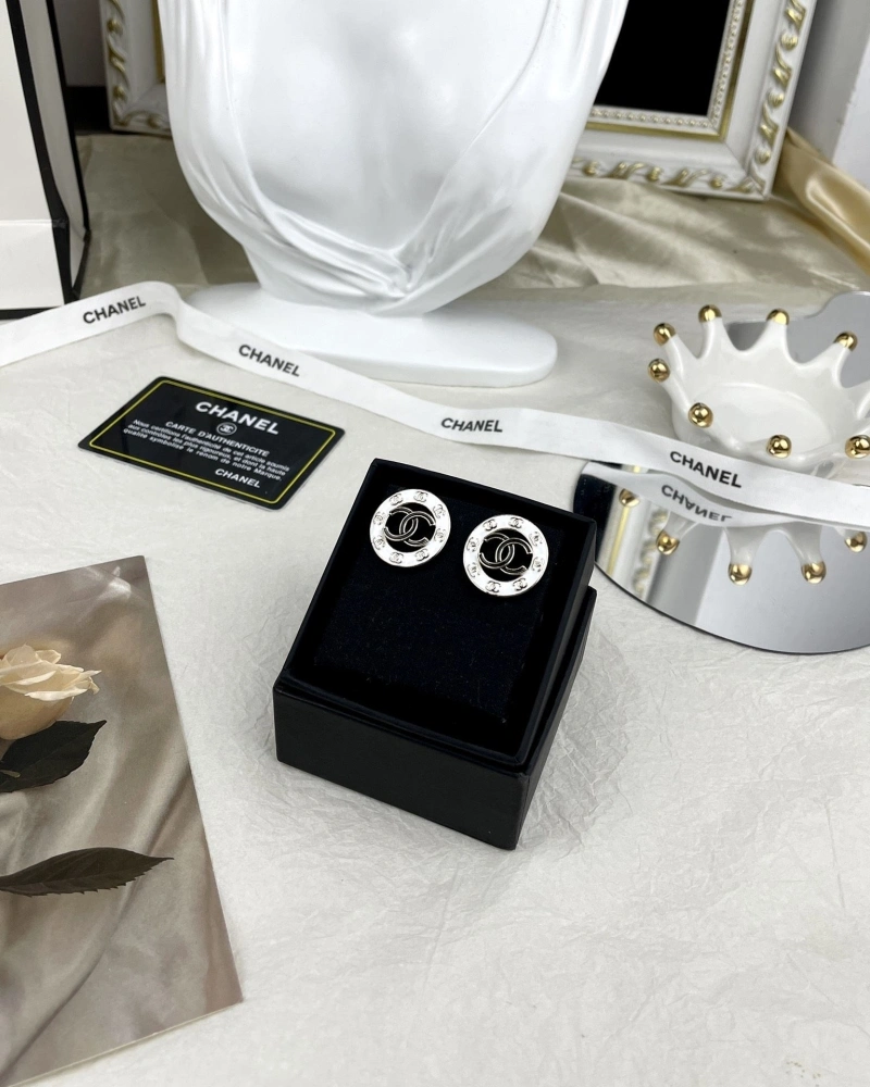 Resilient Chxnxl Earrings 290315