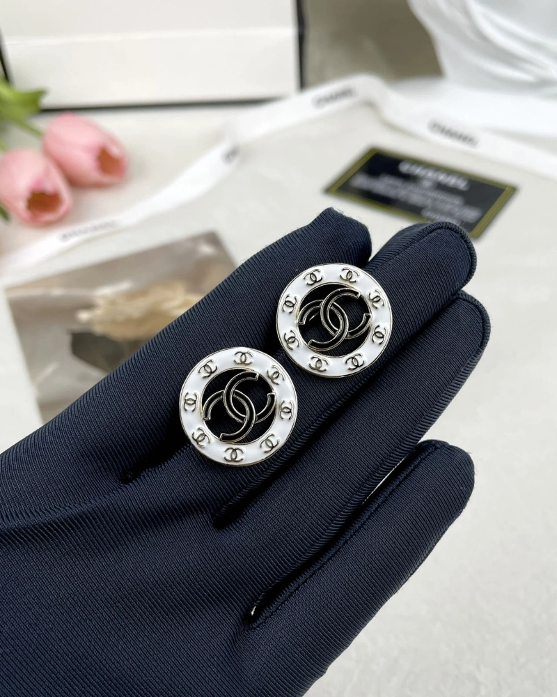 Resilient Chxnxl Earrings 290315