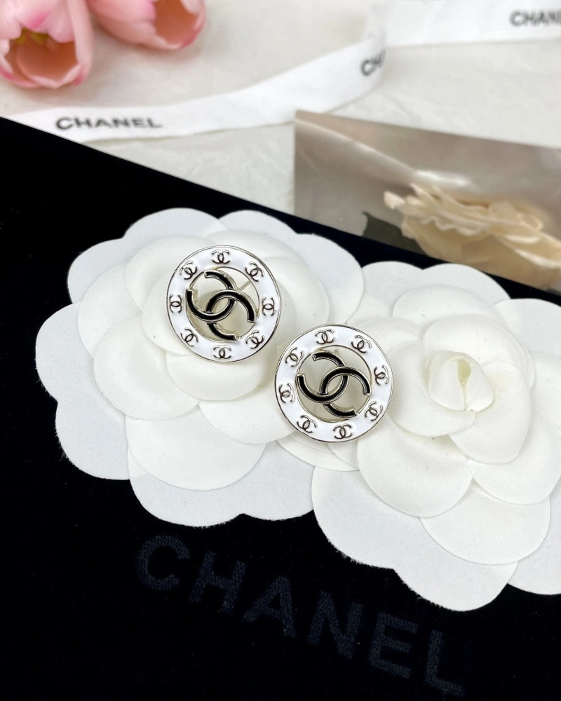 Resilient Chxnxl Earrings 290315