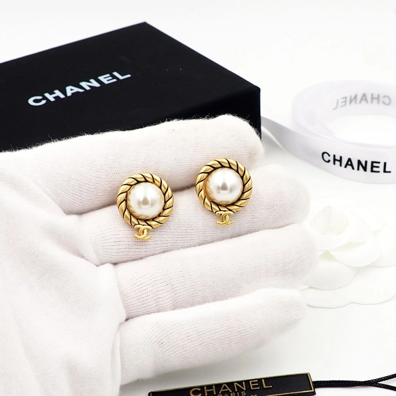 Fashionable Chxnxl Earrings 290306