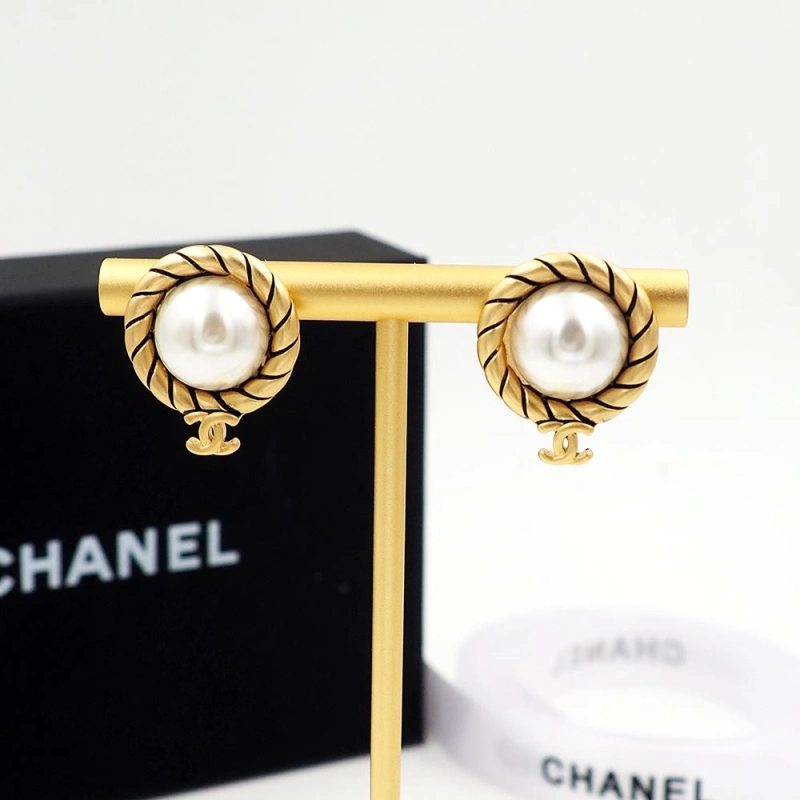 Fashionable Chxnxl Earrings 290306