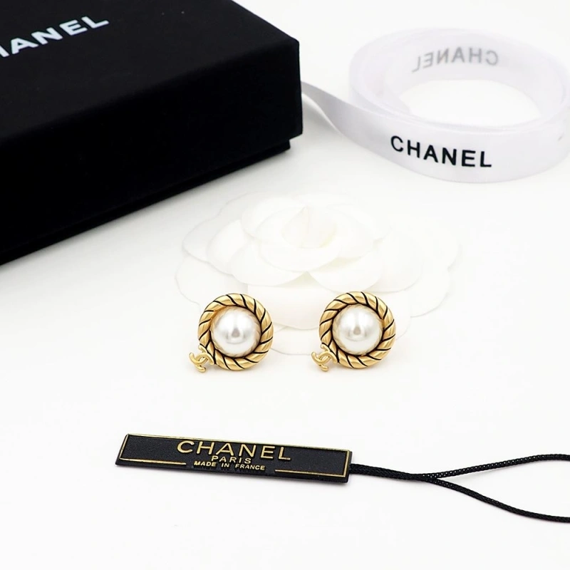 Fashionable Chxnxl Earrings 290306