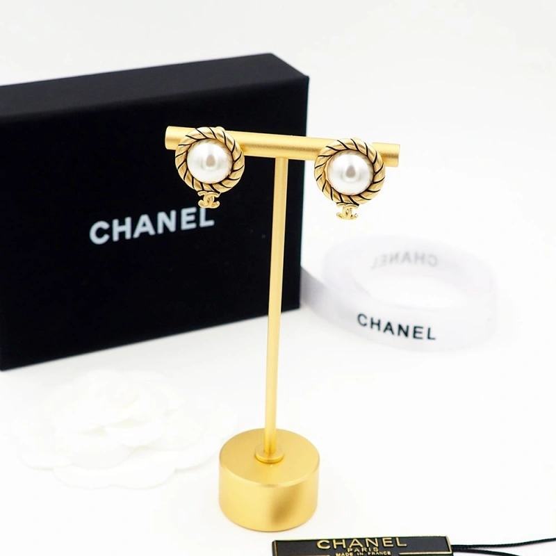 Fashionable Chxnxl Earrings 290306