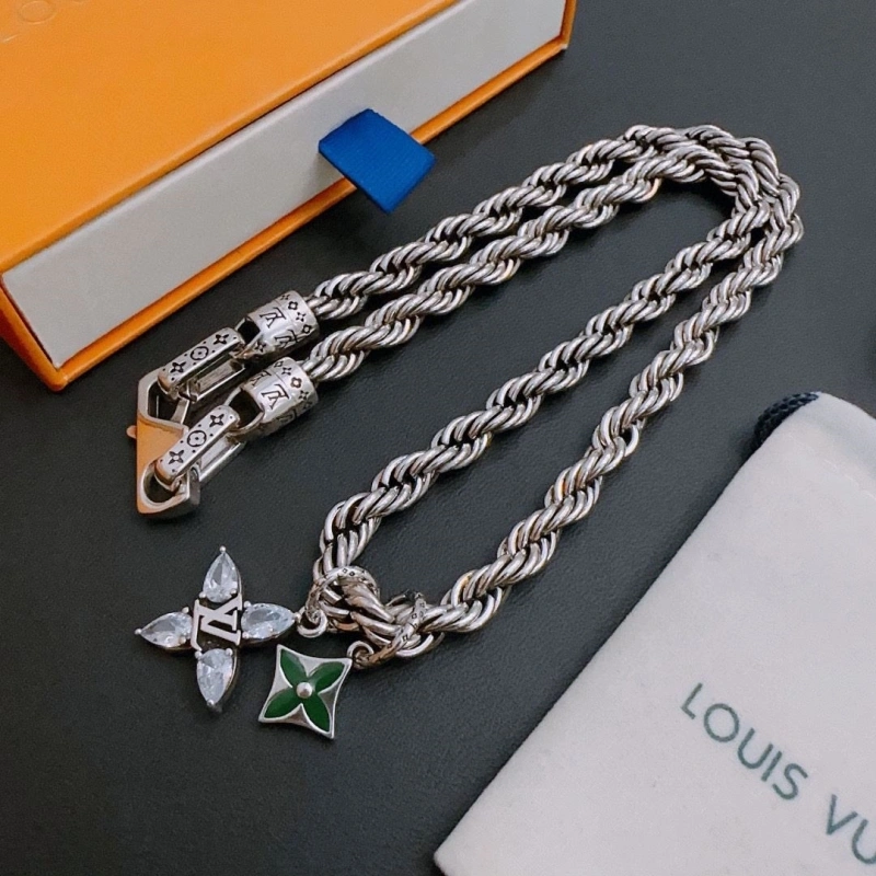 EyeCatching LX Necklaces 309983