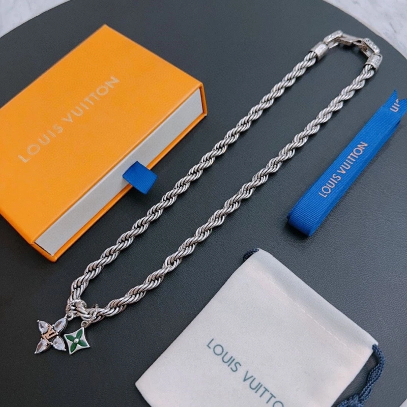 EyeCatching LX Necklaces 309983