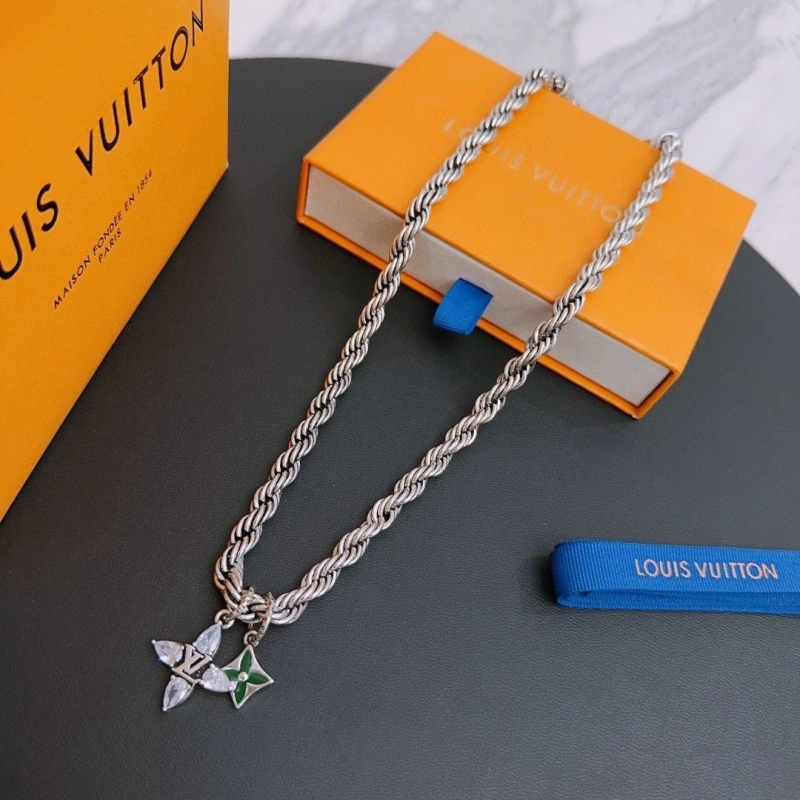 EyeCatching LX Necklaces 309983