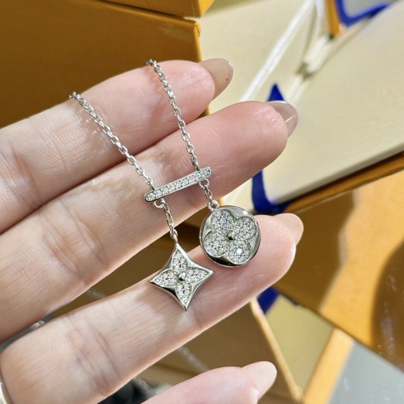 Trendsetting LX Necklaces 309982