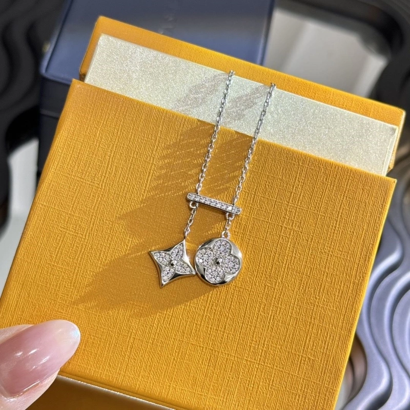 Trendsetting LX Necklaces 309982