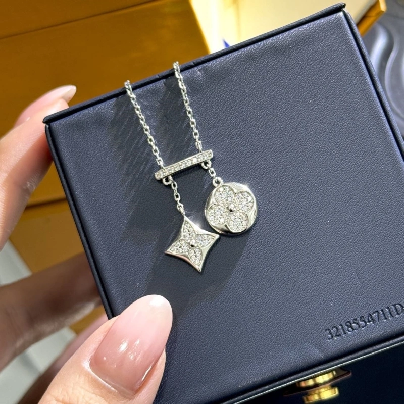 Trendsetting LX Necklaces 309982