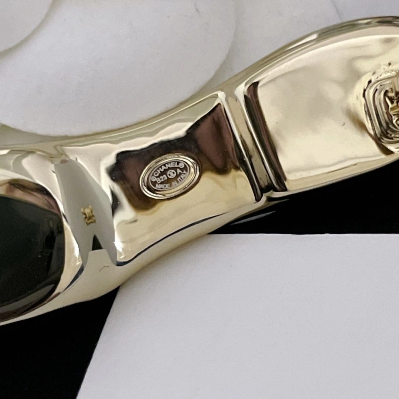Chxnxl Brooches Compact 290639
