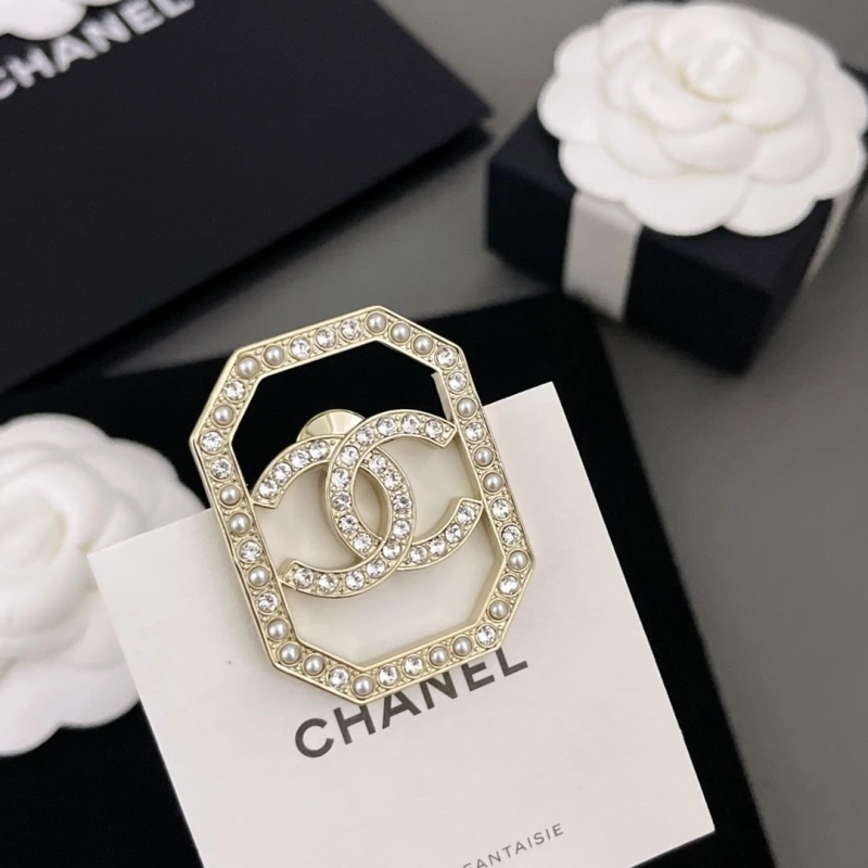 Refined Chxnxl Brooches 290647
