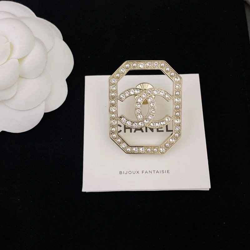 Refined Chxnxl Brooches 290647