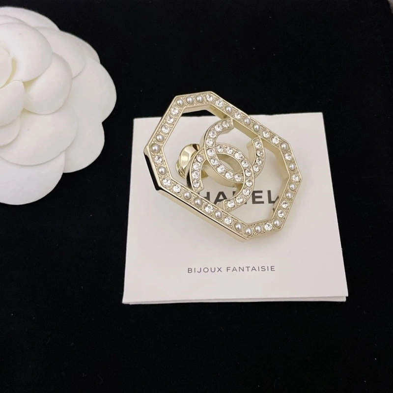 Refined Chxnxl Brooches 290647