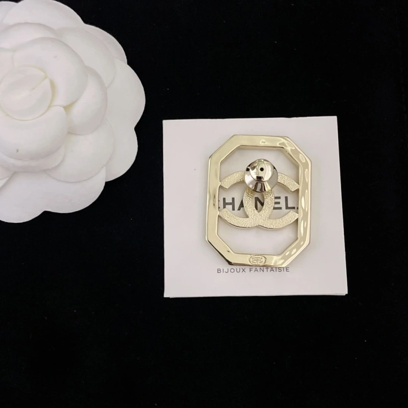 Refined Chxnxl Brooches 290647